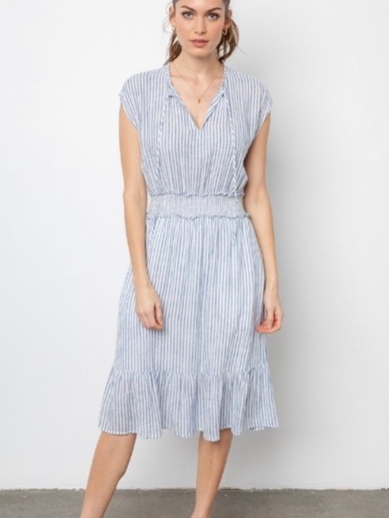 Rails Dresses & Skirts - Rails Ashlyn Fremont Stripe Cap Sleeve Tiered Midi Dress Blue/White Size Med